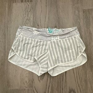 Lululemon Run Speed Shorts | Striped White & Gray | Floral Waistband